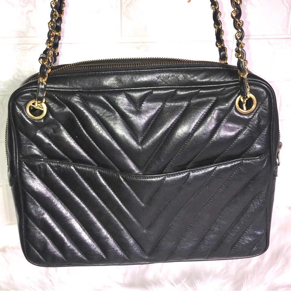 💎 CHANEL 💎 chevron lambskin zipper tote